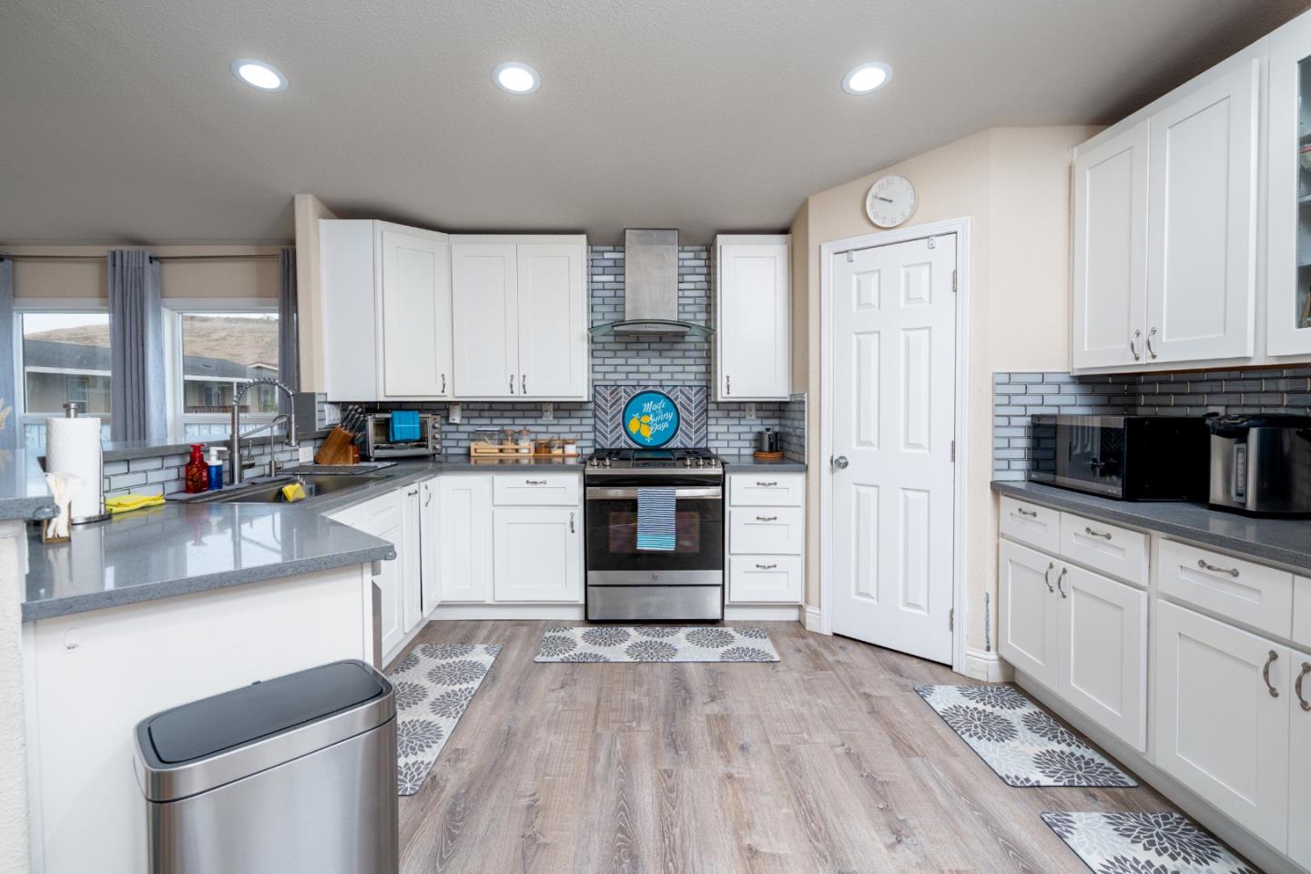 Detail Gallery Image 6 of 16 For 417 Chateau La Salle Dr. #417,  San Jose,  CA 95111 - 3 Beds | 2 Baths