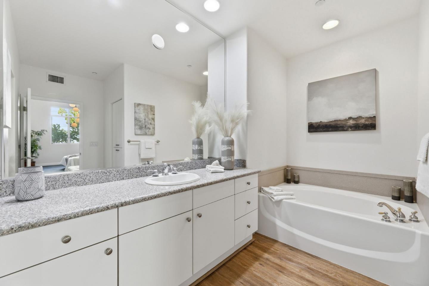 Detail Gallery Image 17 of 45 For 130 E San Fernando St #24,  San Jose,  CA 95112 - 2 Beds | 2 Baths