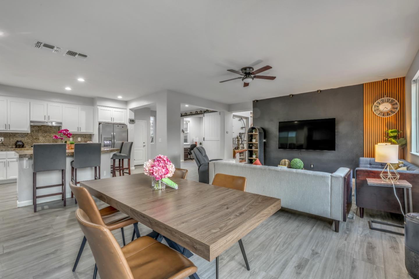 Detail Gallery Image 10 of 59 For 310 Ashlee Ave, Tracy,  CA 95391 - 4 Beds | 3/1 Baths