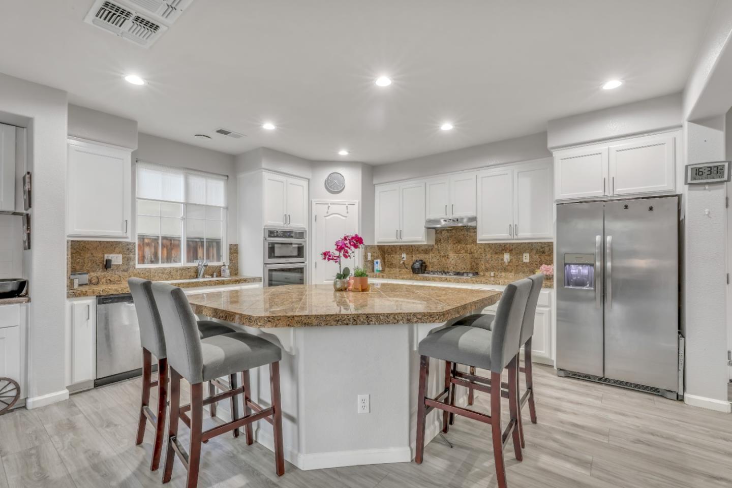 Detail Gallery Image 15 of 59 For 310 Ashlee Ave, Tracy,  CA 95391 - 4 Beds | 3/1 Baths