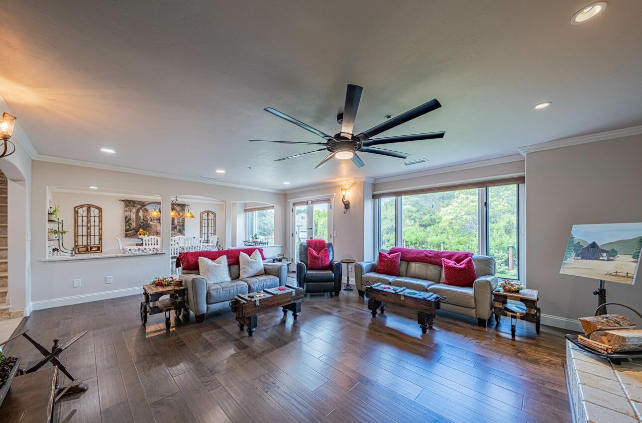 Detail Gallery Image 14 of 82 For 11394 Saddle Rd, Monterey,  CA 93940 - 4 Beds | 3/1 Baths