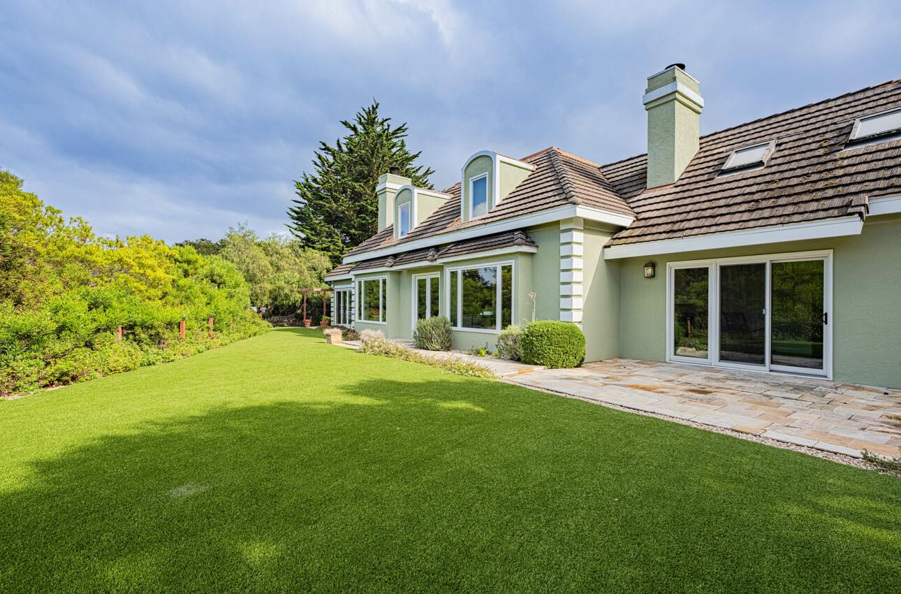 Detail Gallery Image 18 of 82 For 11394 Saddle Rd, Monterey,  CA 93940 - 4 Beds | 3/1 Baths