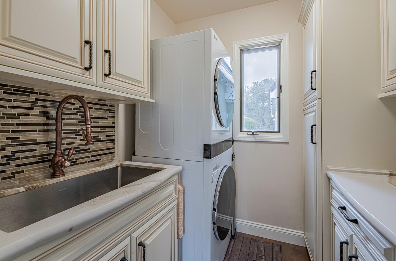 Detail Gallery Image 32 of 82 For 11394 Saddle Rd, Monterey,  CA 93940 - 4 Beds | 3/1 Baths