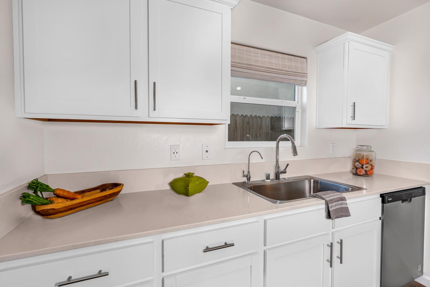 Detail Gallery Image 10 of 30 For 408 Rice Way, Los Banos,  CA 93635 - 3 Beds | 2/1 Baths