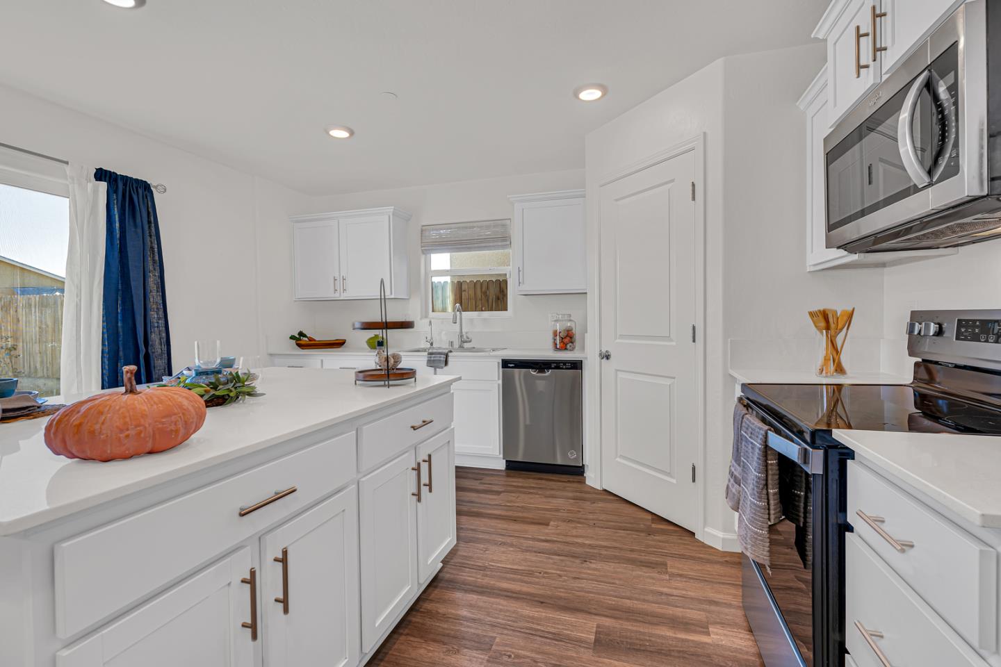 Detail Gallery Image 13 of 30 For 408 Rice Way, Los Banos,  CA 93635 - 3 Beds | 2/1 Baths