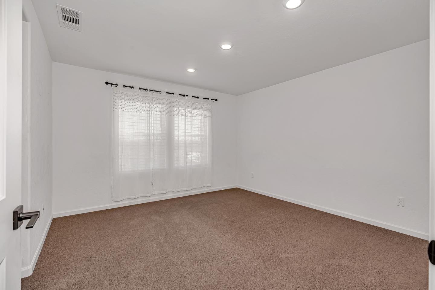 Detail Gallery Image 19 of 30 For 408 Rice Way, Los Banos,  CA 93635 - 3 Beds | 2/1 Baths