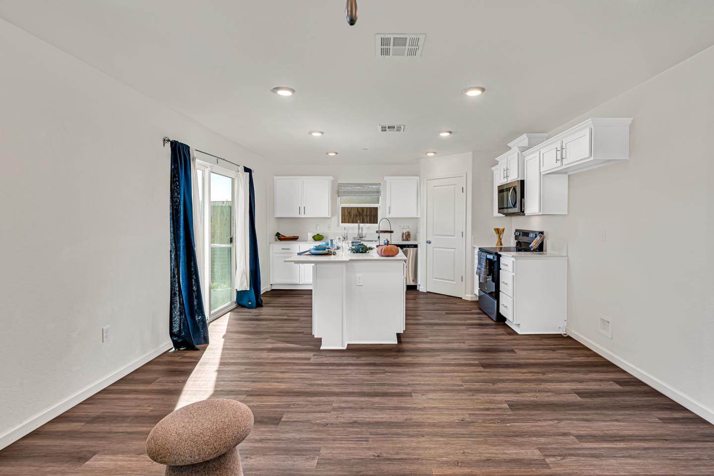 Detail Gallery Image 9 of 30 For 408 Rice Way, Los Banos,  CA 93635 - 3 Beds | 2/1 Baths