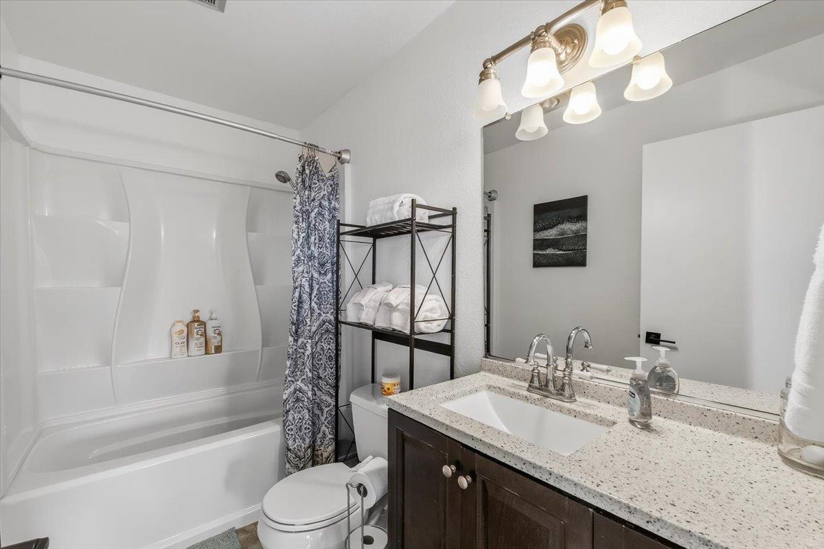 Detail Gallery Image 18 of 70 For 266 San Benancio Canyon Rd, Salinas,  CA 93908 - 6 Beds | 4 Baths