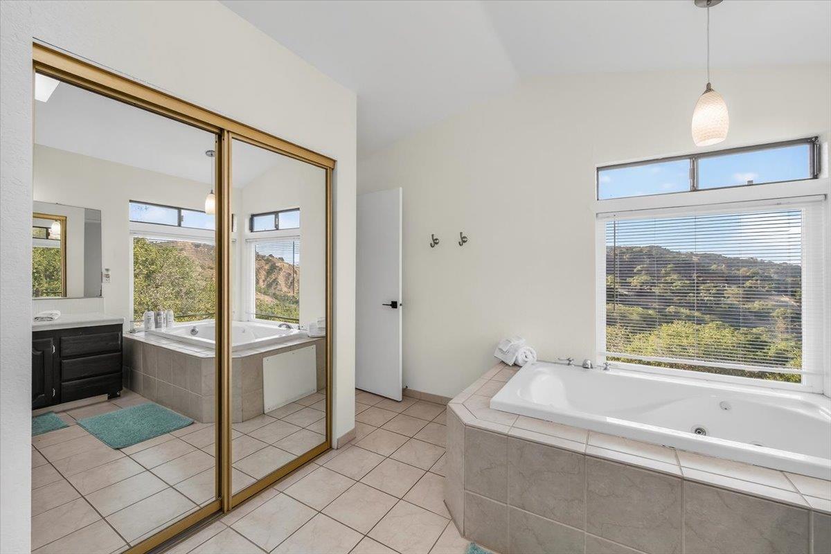 Detail Gallery Image 36 of 70 For 266 San Benancio Canyon Rd, Salinas,  CA 93908 - 6 Beds | 4 Baths