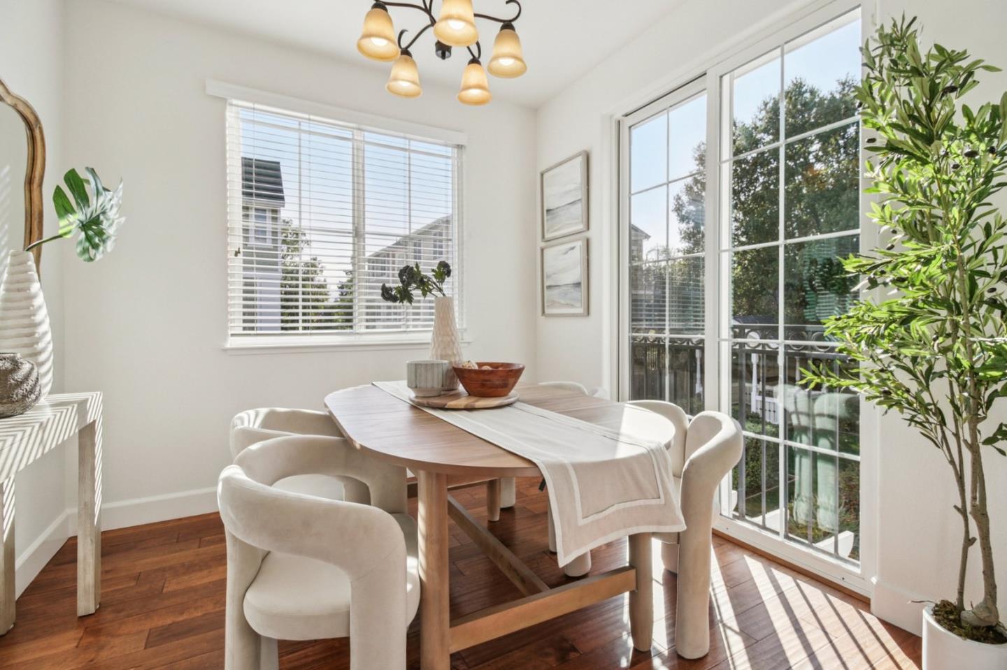 Detail Gallery Image 10 of 49 For 10837 N Stelling Rd, Cupertino,  CA 95014 - 4 Beds | 2/1 Baths