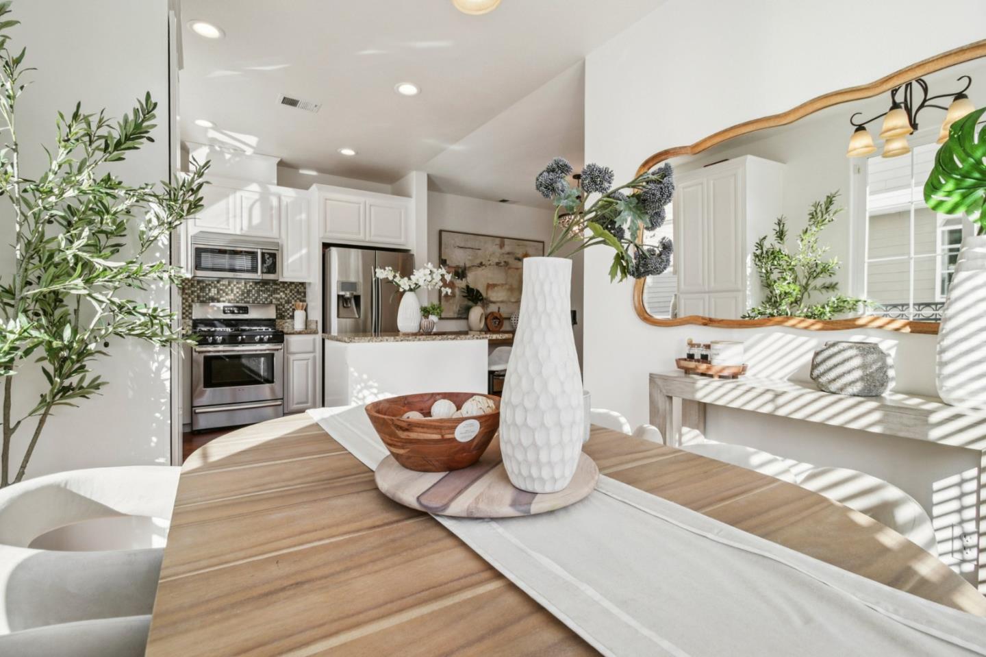 Detail Gallery Image 13 of 49 For 10837 N Stelling Rd, Cupertino,  CA 95014 - 4 Beds | 2/1 Baths