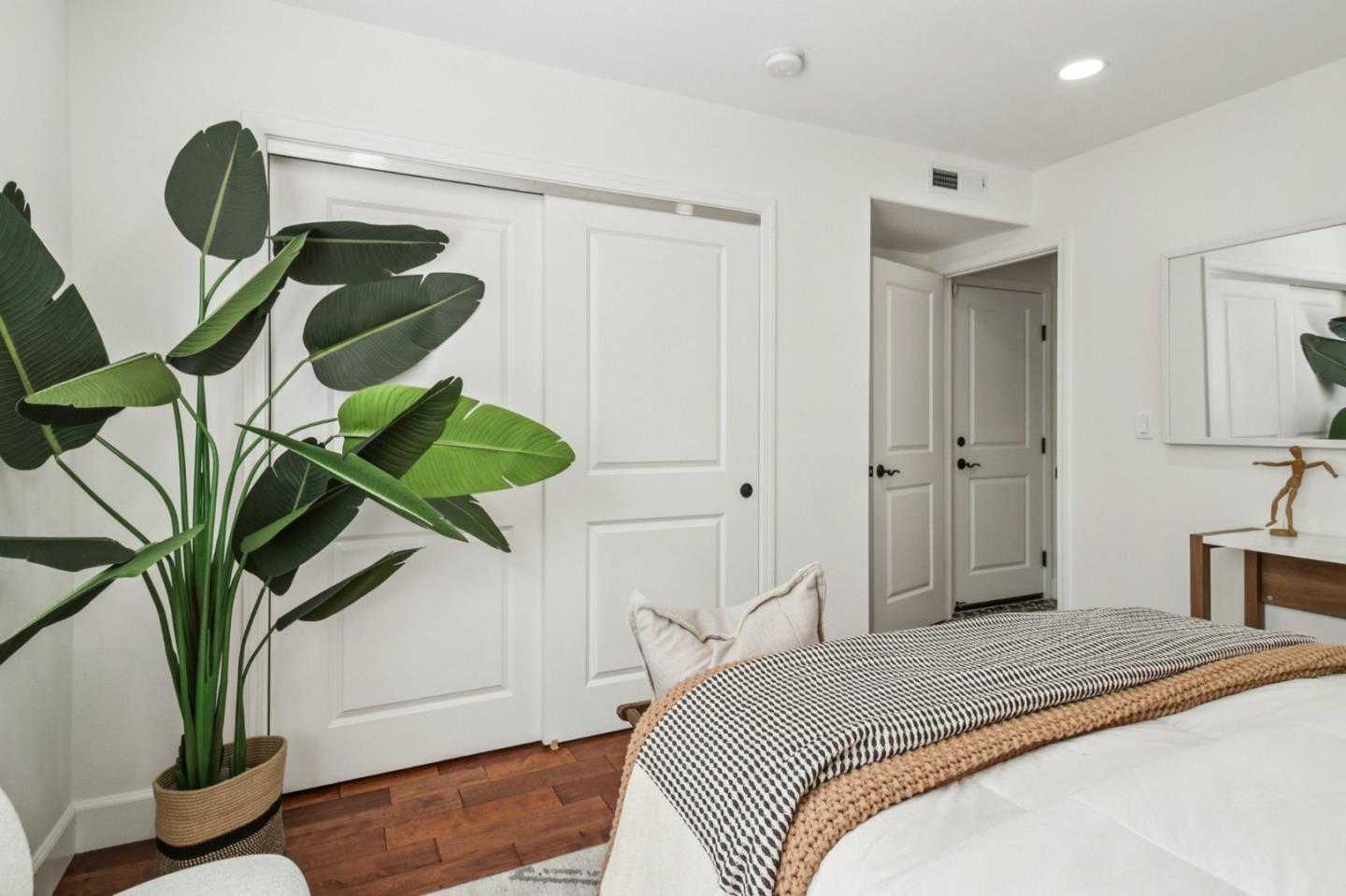 Detail Gallery Image 22 of 49 For 10837 N Stelling Rd, Cupertino,  CA 95014 - 4 Beds | 2/1 Baths