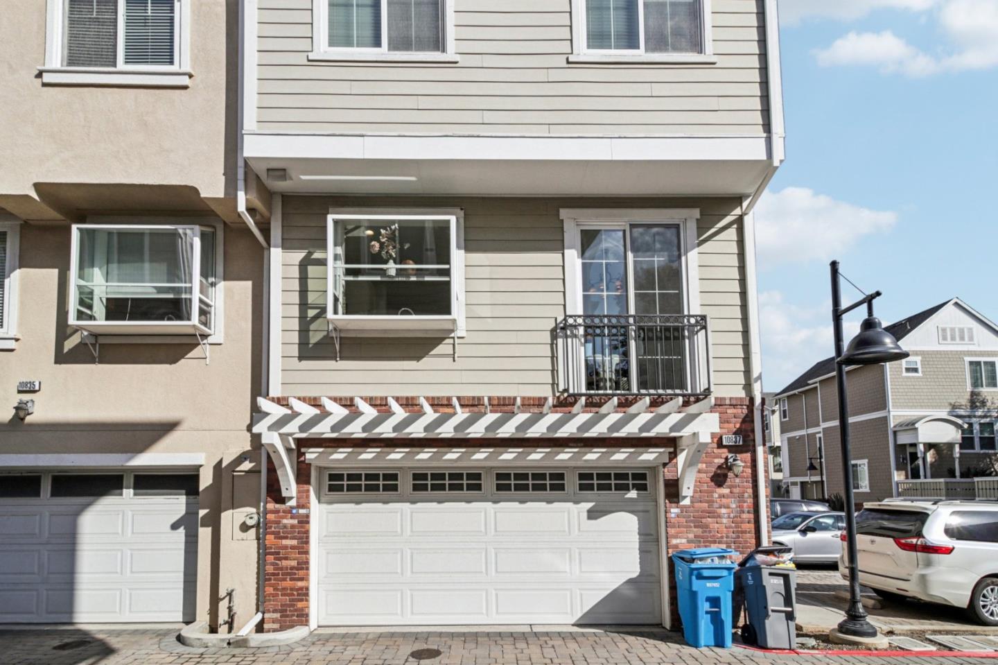 Detail Gallery Image 34 of 49 For 10837 N Stelling Rd, Cupertino,  CA 95014 - 4 Beds | 2/1 Baths