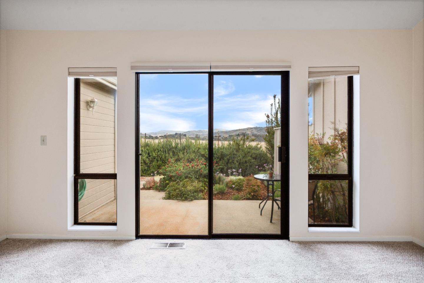 Detail Gallery Image 15 of 25 For 729 Helen Dr, Hollister,  CA 95023 - 2 Beds | 2/1 Baths