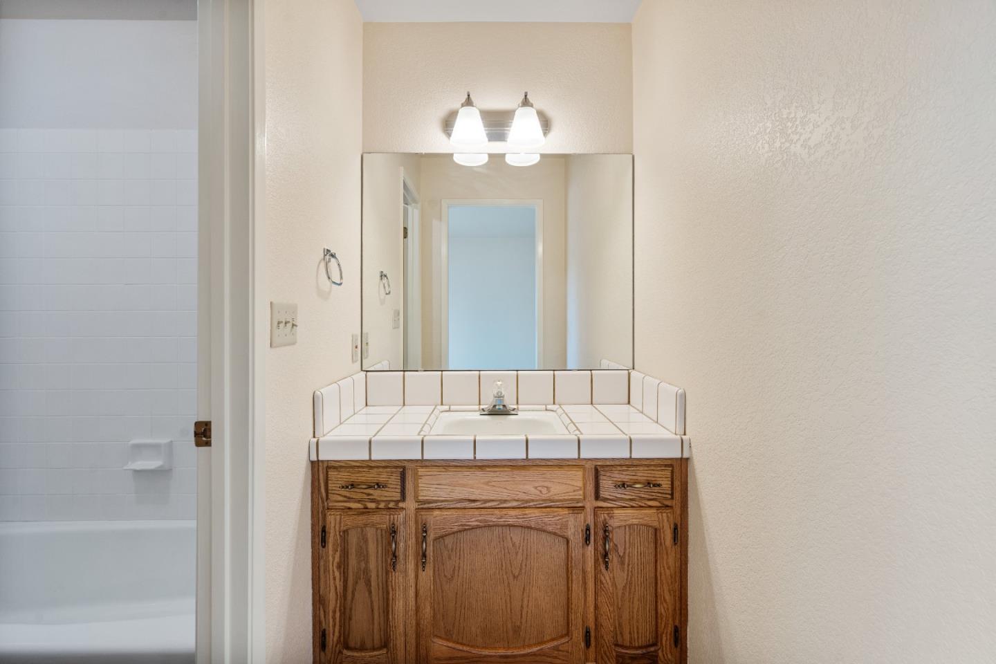 Detail Gallery Image 20 of 25 For 729 Helen Dr, Hollister,  CA 95023 - 2 Beds | 2/1 Baths