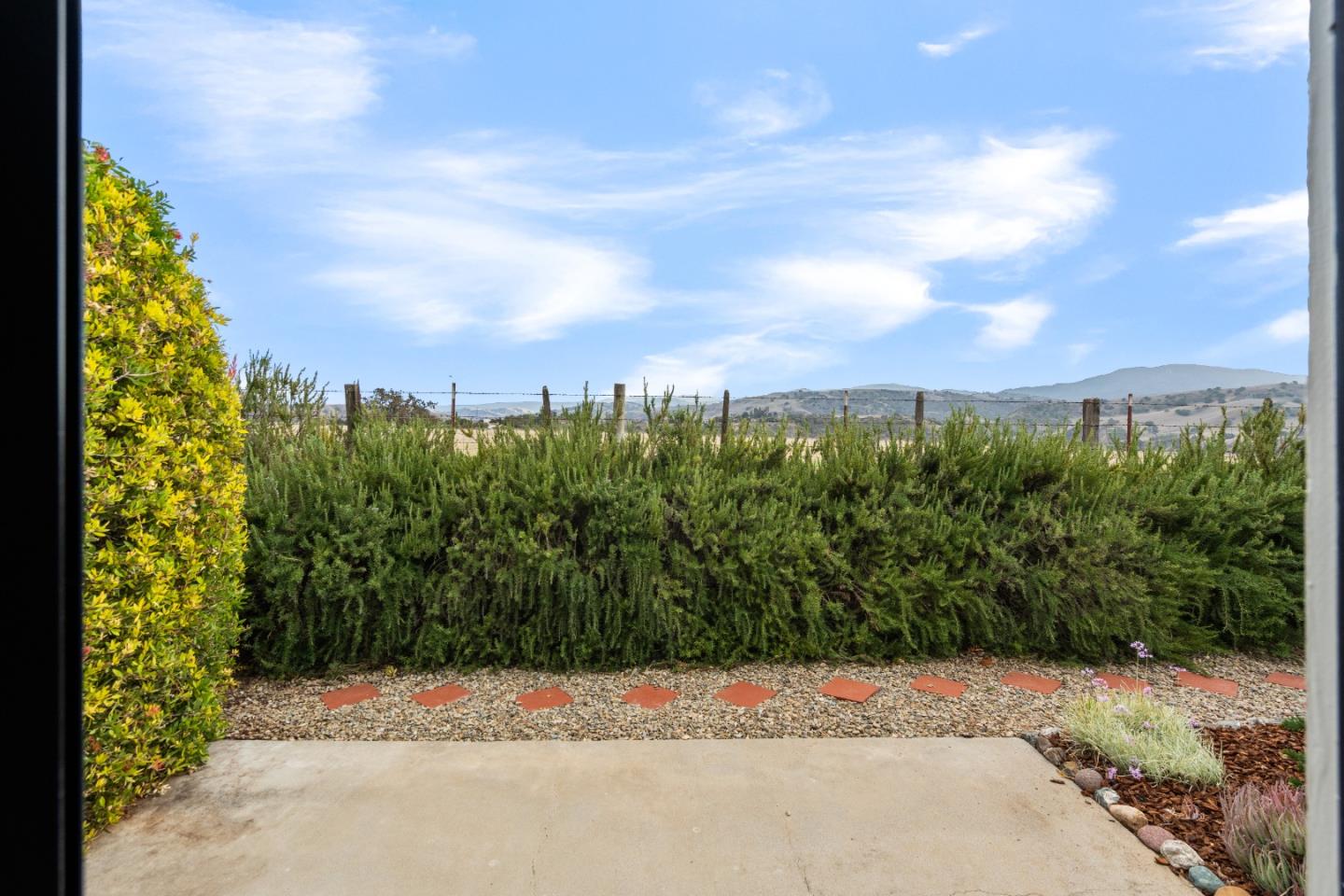 Detail Gallery Image 23 of 25 For 729 Helen Dr, Hollister,  CA 95023 - 2 Beds | 2/1 Baths