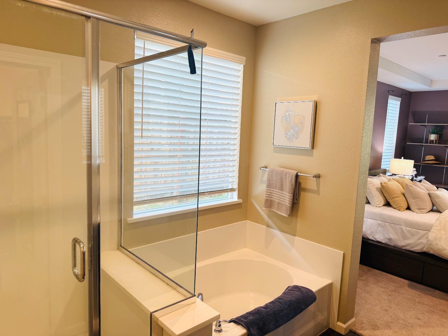 Detail Gallery Image 9 of 15 For 4528 Benton St, Antioch,  CA 94531 - 4 Beds | 2/1 Baths