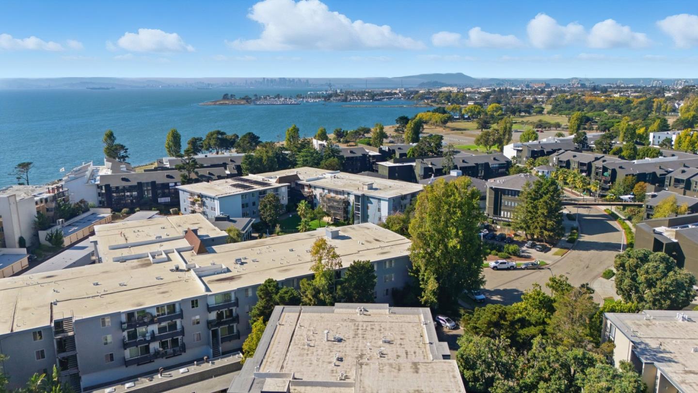 Detail Gallery Image 43 of 49 For 955 Shorepoint Ct #200,  Alameda,  CA 94501 - 1 Beds | 1 Baths