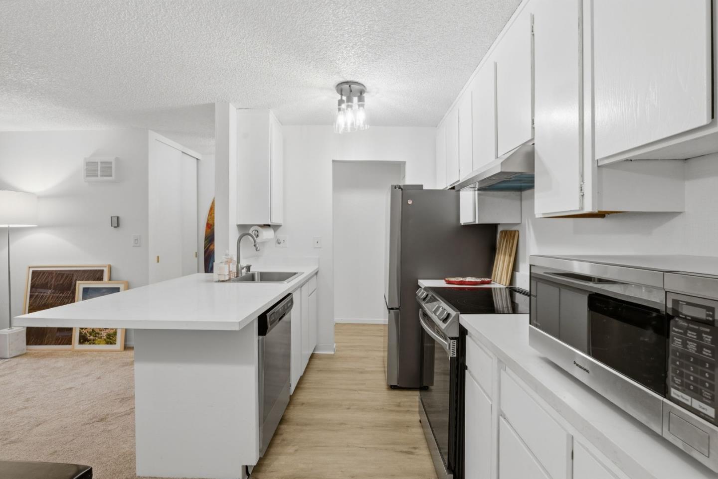 Detail Gallery Image 7 of 49 For 955 Shorepoint Ct #200,  Alameda,  CA 94501 - 1 Beds | 1 Baths