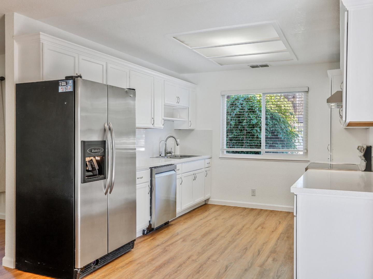 Detail Gallery Image 10 of 33 For 726 Milestone Dr, Lathrop,  CA 95330 - 3 Beds | 2 Baths