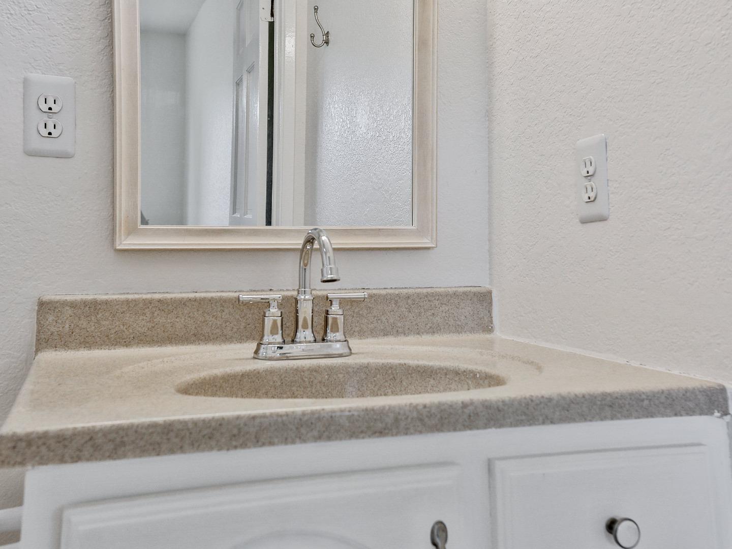 Detail Gallery Image 14 of 33 For 726 Milestone Dr, Lathrop,  CA 95330 - 3 Beds | 2 Baths