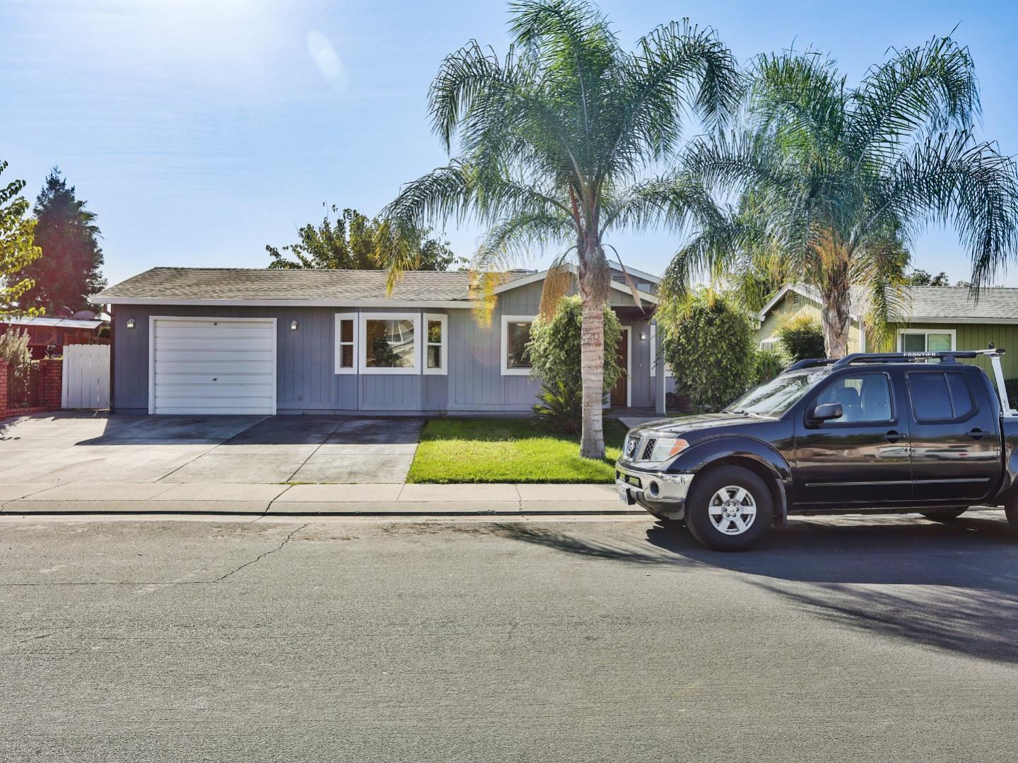 Detail Gallery Image 2 of 33 For 726 Milestone Dr, Lathrop,  CA 95330 - 3 Beds | 2 Baths