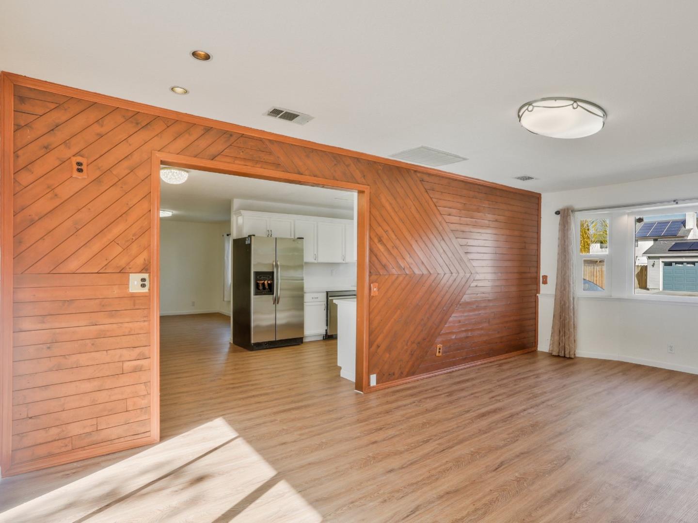 Detail Gallery Image 8 of 33 For 726 Milestone Dr, Lathrop,  CA 95330 - 3 Beds | 2 Baths