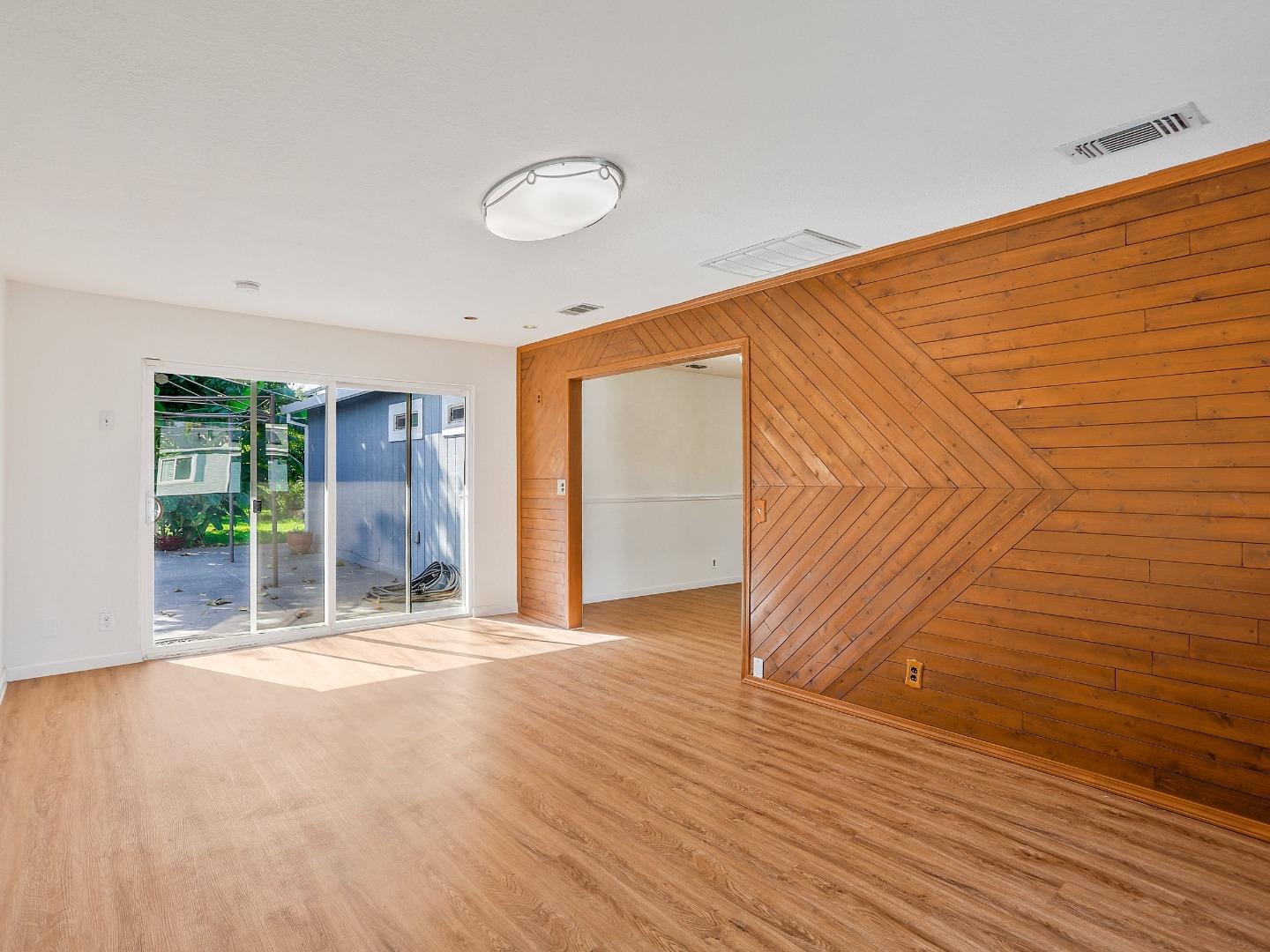 Detail Gallery Image 9 of 33 For 726 Milestone Dr, Lathrop,  CA 95330 - 3 Beds | 2 Baths