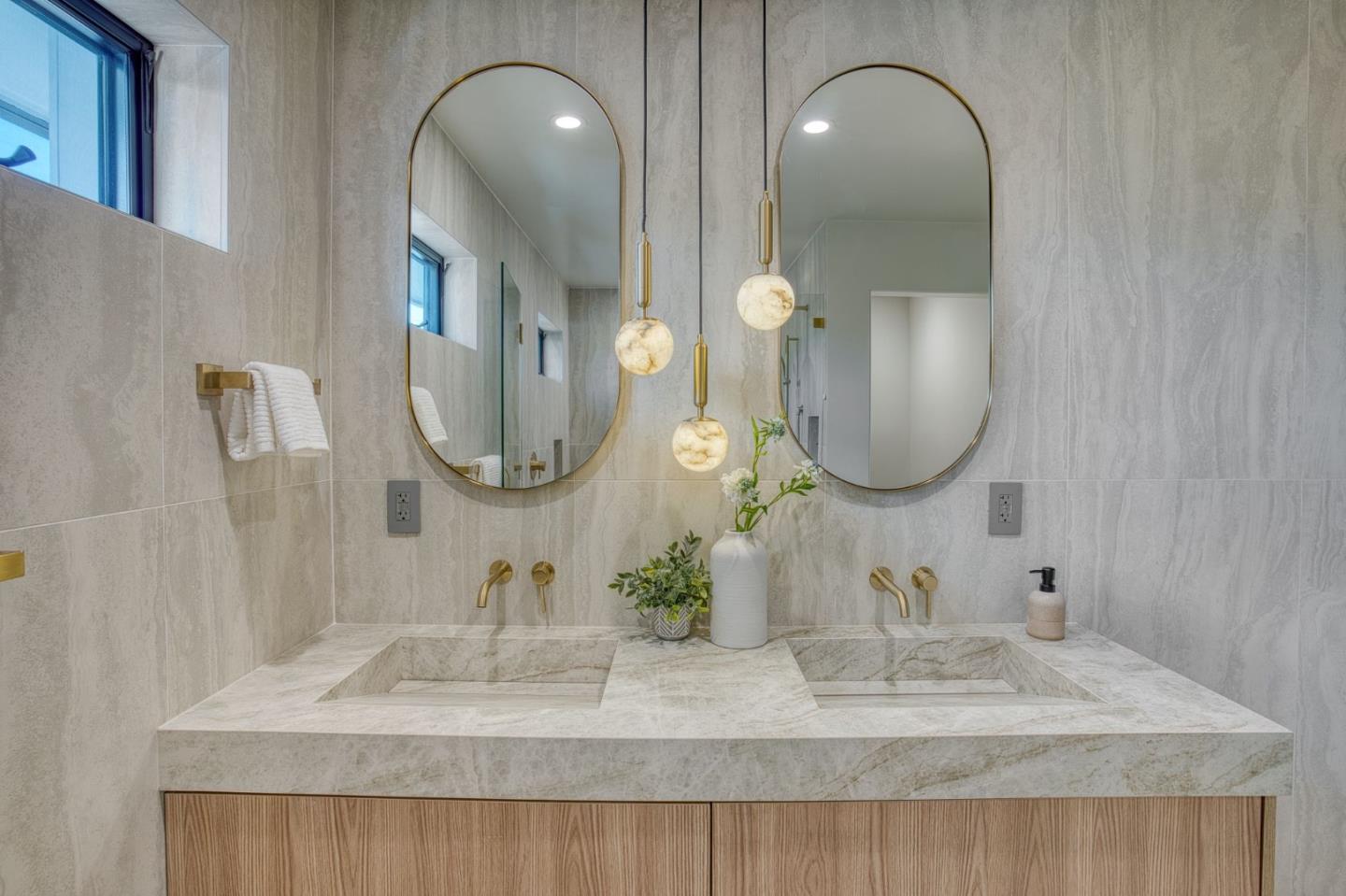 Detail Gallery Image 19 of 43 For 545 Georgia Ave, Palo Alto,  CA 94306 - 5 Beds | 5/1 Baths