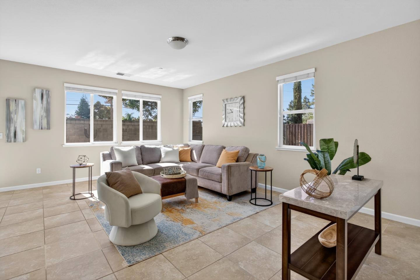 Detail Gallery Image 11 of 54 For 790 Monte Oro Ct, Manteca,  CA 95337 - 4 Beds | 4 Baths