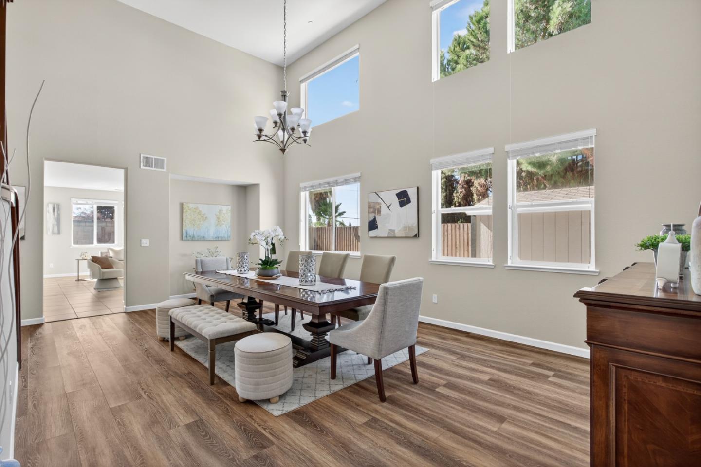 Detail Gallery Image 8 of 54 For 790 Monte Oro Ct, Manteca,  CA 95337 - 4 Beds | 4 Baths