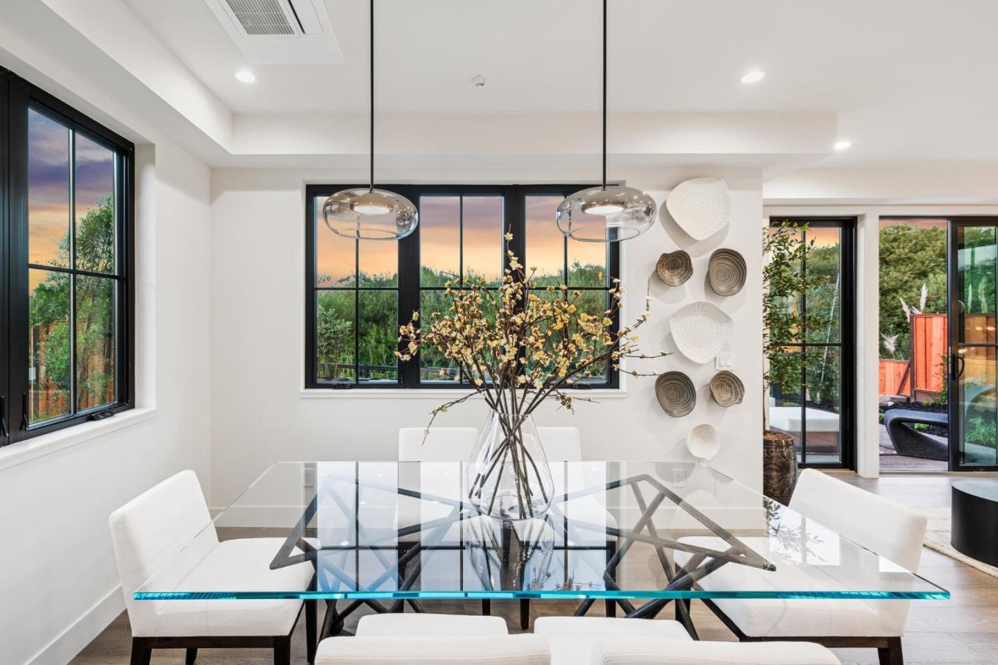 Detail Gallery Image 13 of 51 For 587 Creekside Ct, Half Moon Bay,  CA 94019 - 4 Beds | 3/1 Baths