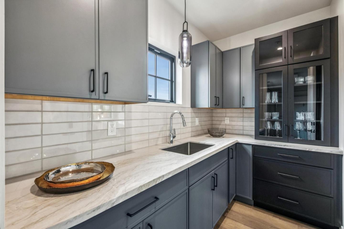 Detail Gallery Image 17 of 51 For 587 Creekside Ct, Half Moon Bay,  CA 94019 - 4 Beds | 3/1 Baths