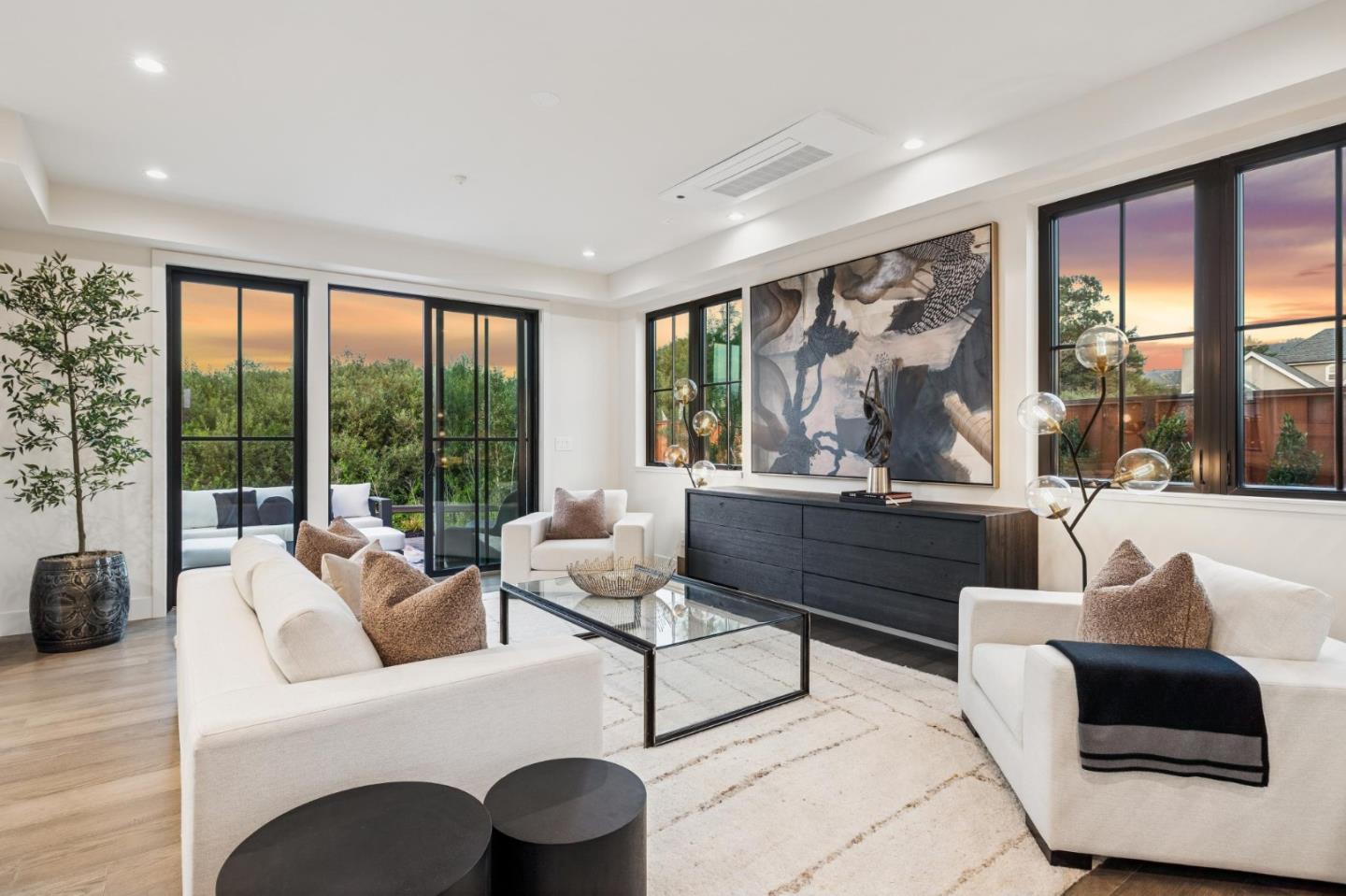 Detail Gallery Image 2 of 51 For 587 Creekside Ct, Half Moon Bay,  CA 94019 - 4 Beds | 3/1 Baths