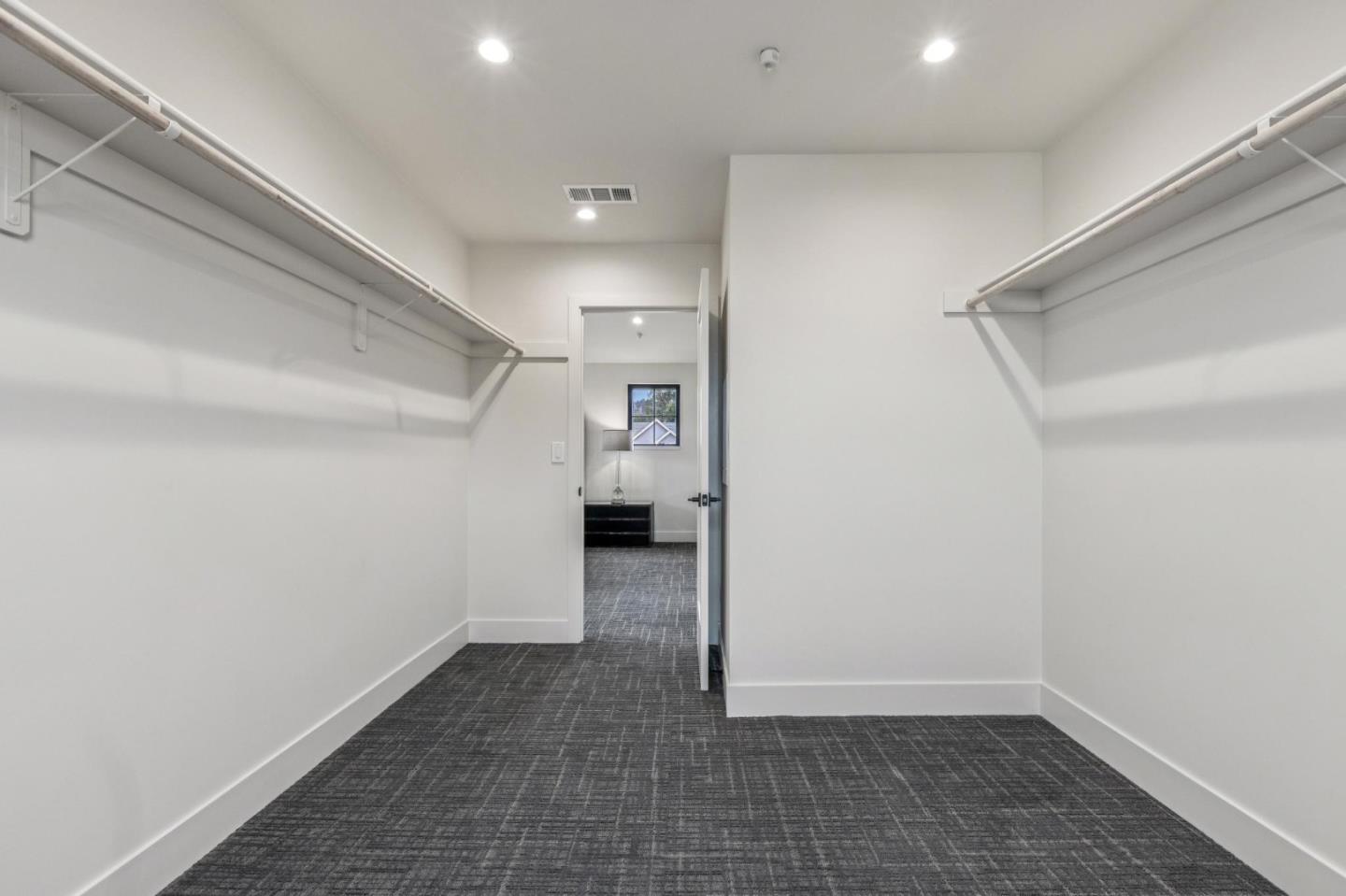 Detail Gallery Image 36 of 51 For 587 Creekside Ct, Half Moon Bay,  CA 94019 - 4 Beds | 3/1 Baths