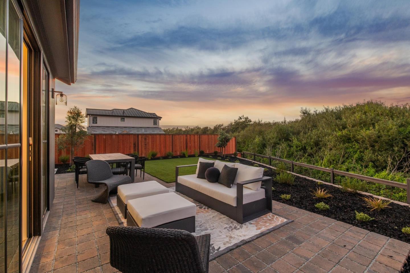 Detail Gallery Image 46 of 51 For 587 Creekside Ct, Half Moon Bay,  CA 94019 - 4 Beds | 3/1 Baths