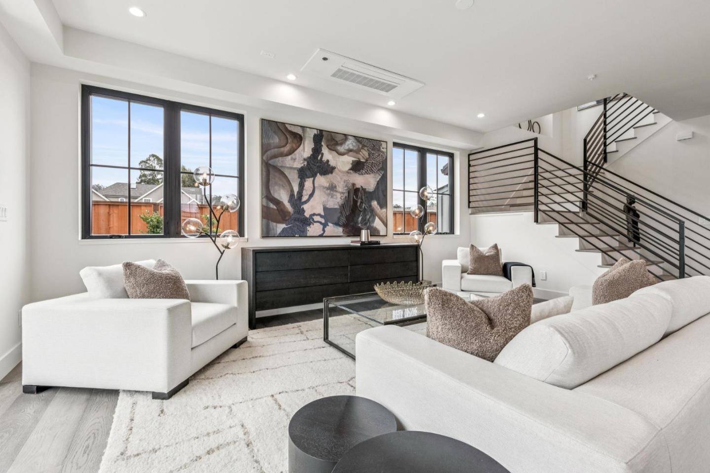 Detail Gallery Image 9 of 51 For 587 Creekside Ct, Half Moon Bay,  CA 94019 - 4 Beds | 3/1 Baths