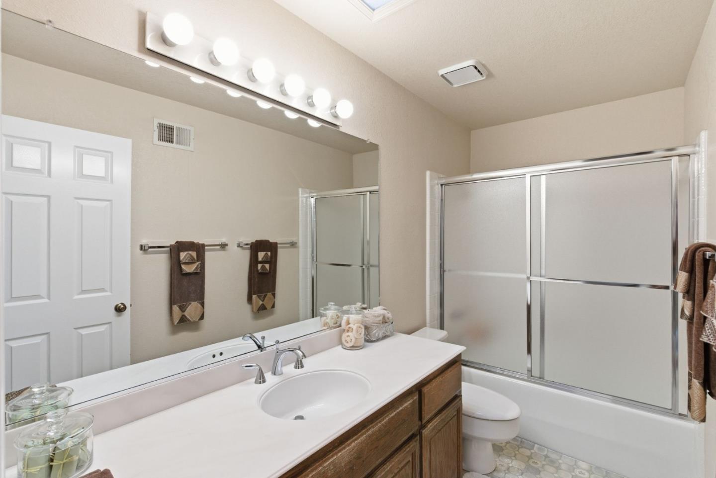 Detail Gallery Image 34 of 49 For 108 Mesa Verde Way, San Carlos,  CA 94070 - 5 Beds | 3 Baths