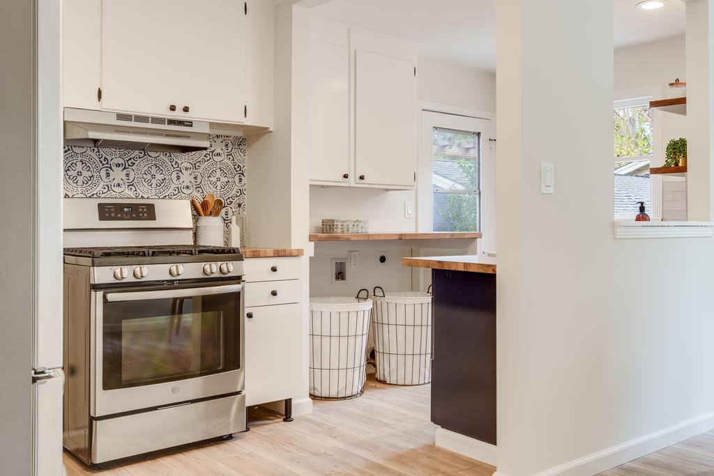 Detail Gallery Image 10 of 32 For 130 Darwin St, Santa Cruz,  CA 95062 - 2 Beds | 1 Baths