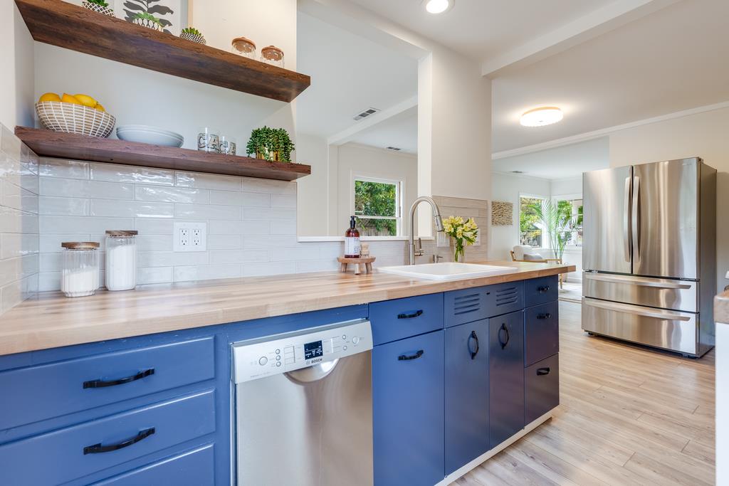 Detail Gallery Image 13 of 32 For 130 Darwin St, Santa Cruz,  CA 95062 - 2 Beds | 1 Baths