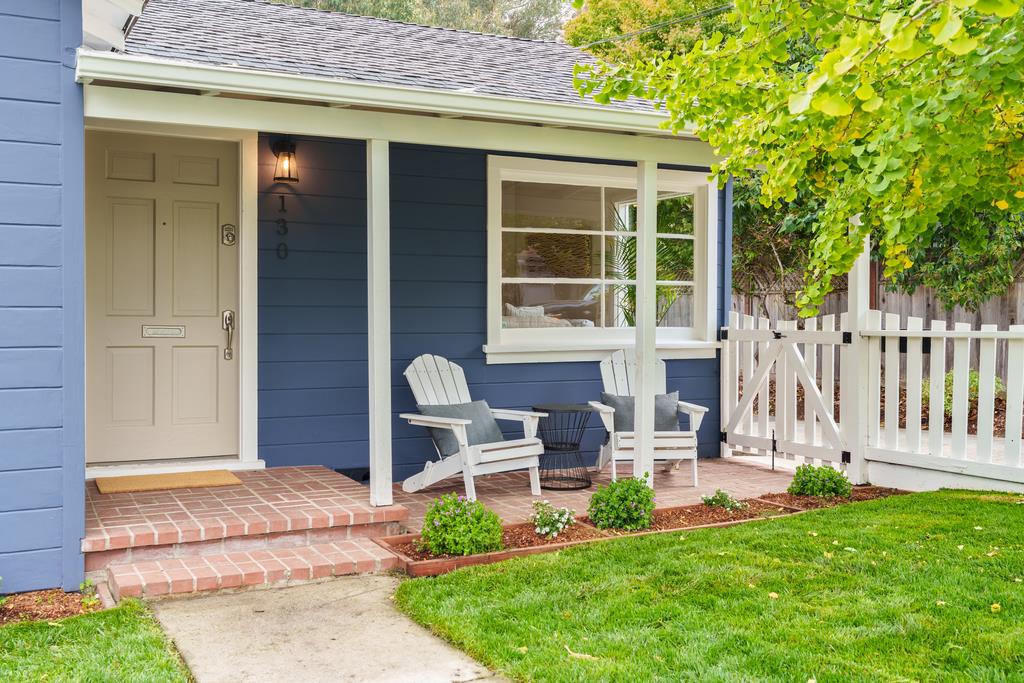 Detail Gallery Image 2 of 32 For 130 Darwin St, Santa Cruz,  CA 95062 - 2 Beds | 1 Baths