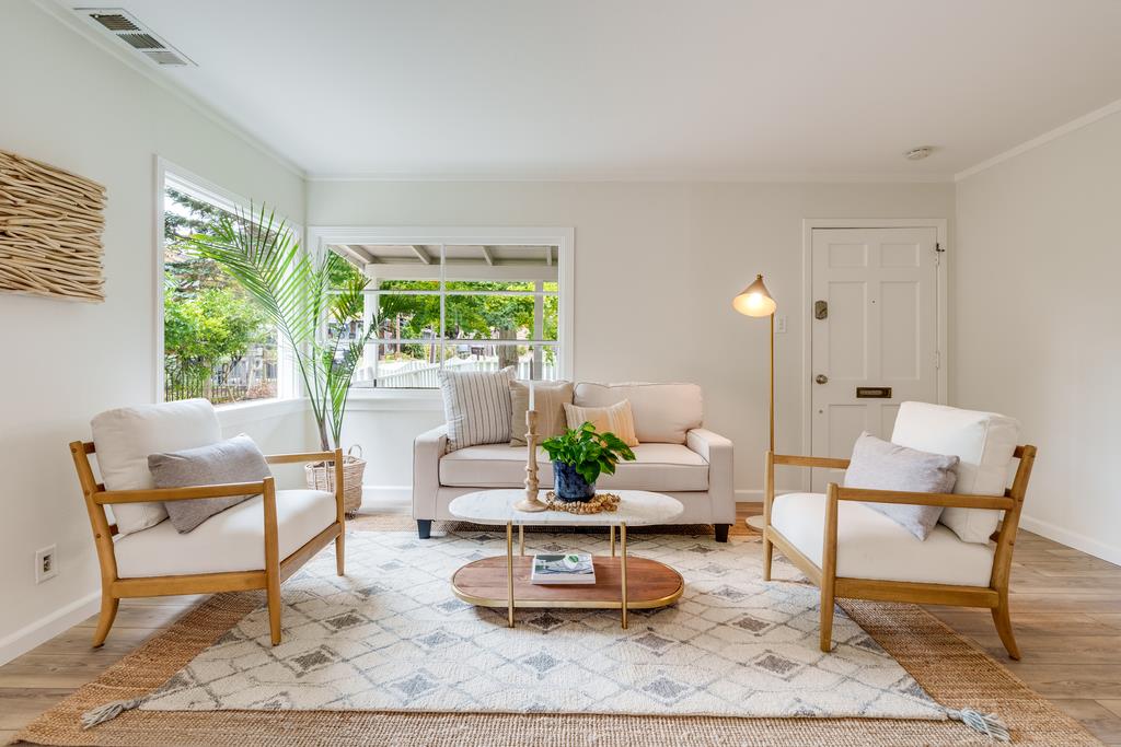 Detail Gallery Image 3 of 32 For 130 Darwin St, Santa Cruz,  CA 95062 - 2 Beds | 1 Baths