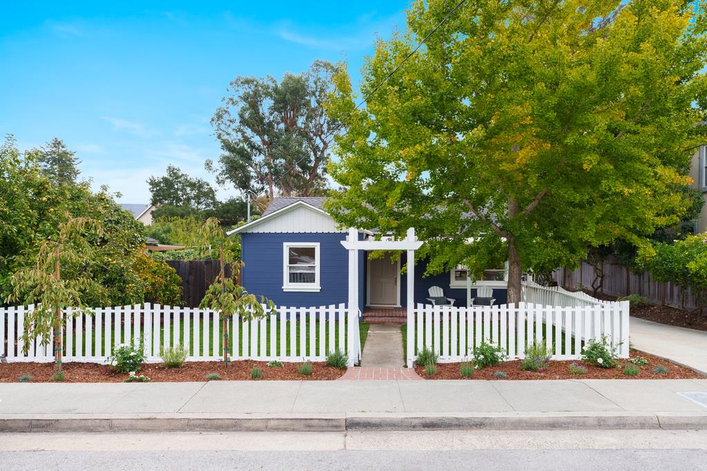 Detail Gallery Image 31 of 32 For 130 Darwin St, Santa Cruz,  CA 95062 - 2 Beds | 1 Baths