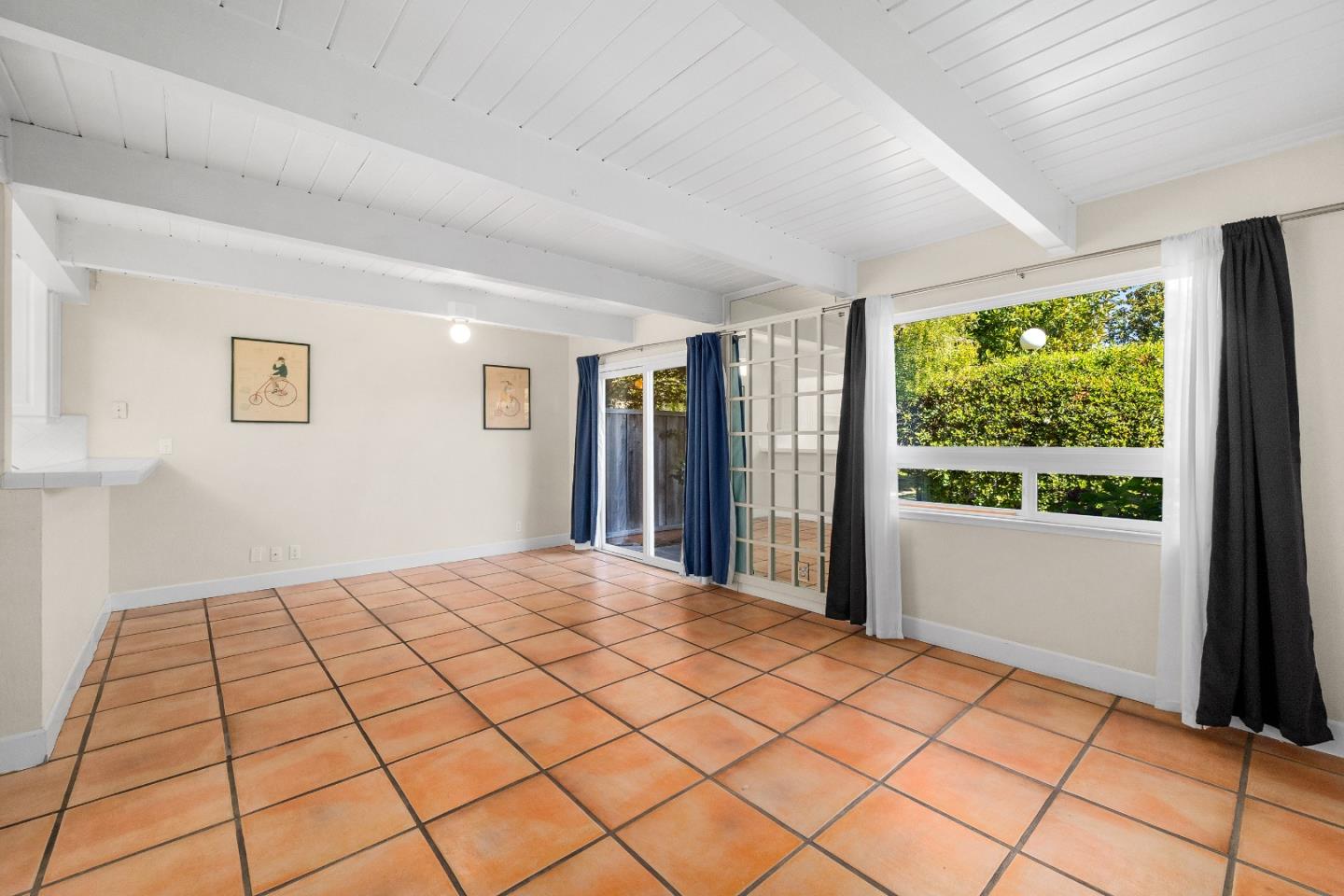 Detail Gallery Image 10 of 28 For 180 Dakota Ave #D,  Santa Cruz,  CA 95060 - 3 Beds | 1/1 Baths