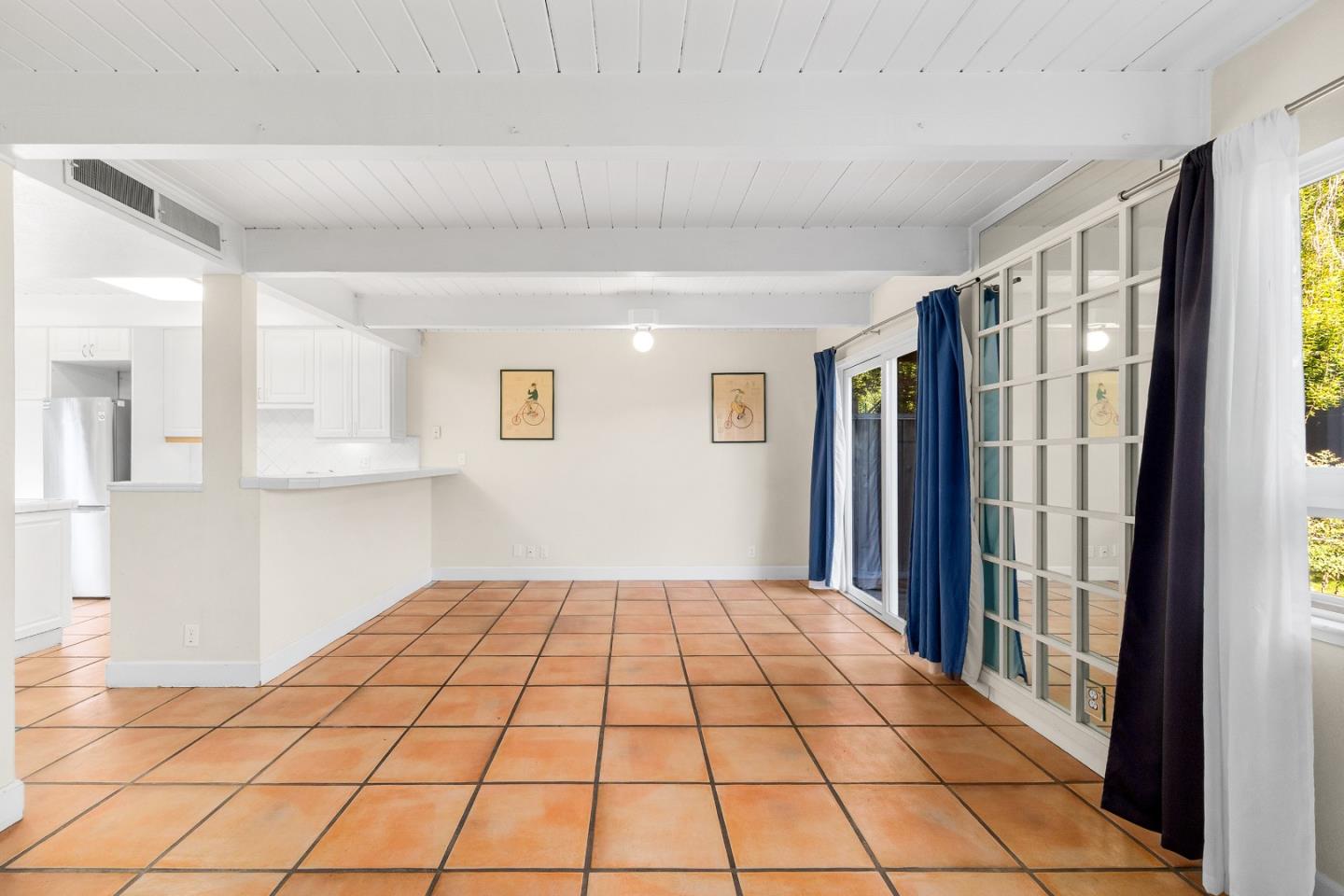 Detail Gallery Image 11 of 28 For 180 Dakota Ave #D,  Santa Cruz,  CA 95060 - 3 Beds | 1/1 Baths