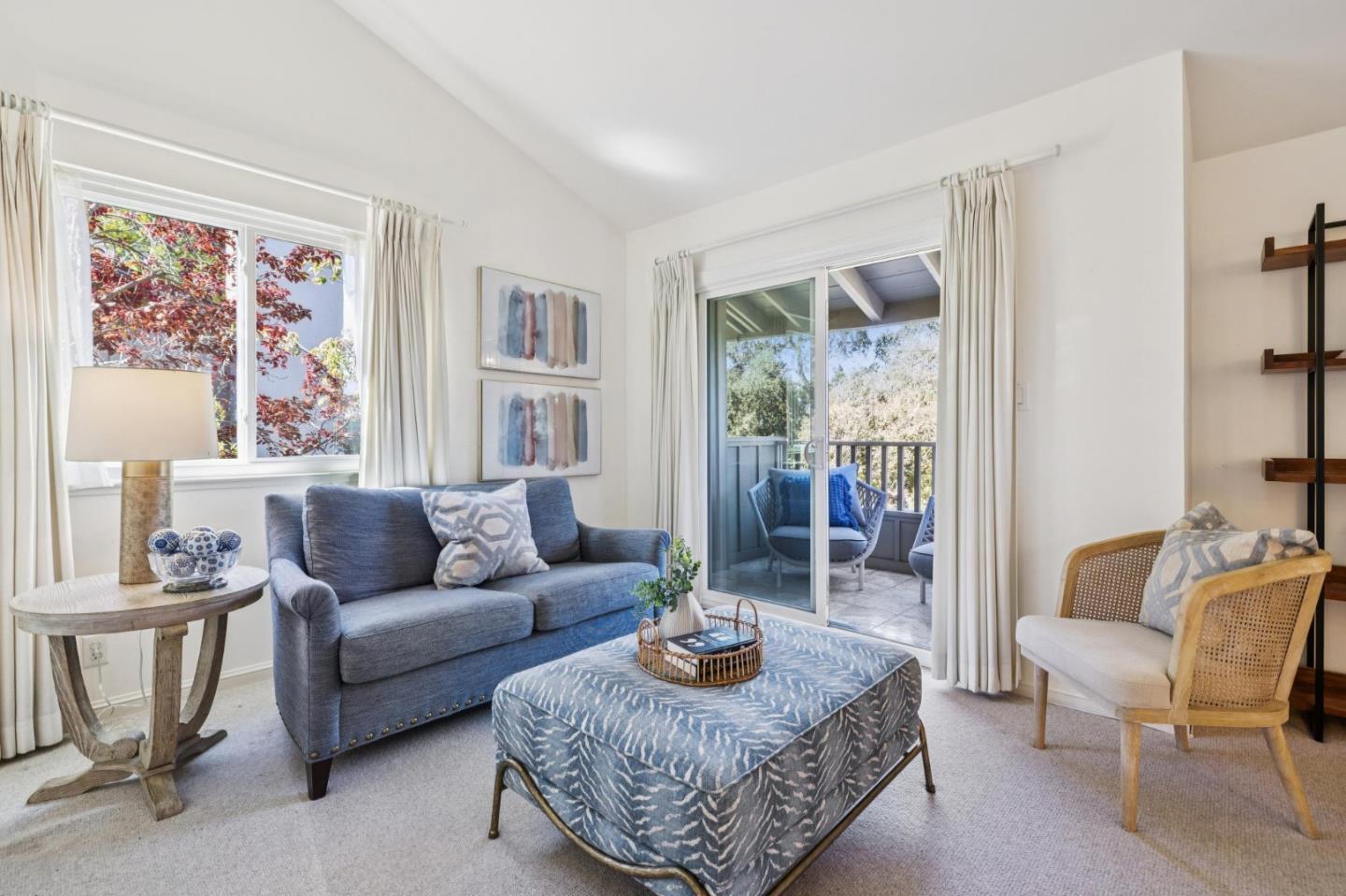 Detail Gallery Image 10 of 21 For 402 Sand Hill Cir, Menlo Park,  CA 94025 - 3 Beds | 2/1 Baths