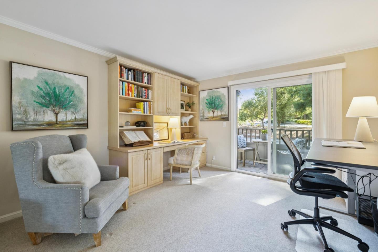 Detail Gallery Image 14 of 21 For 402 Sand Hill Cir, Menlo Park,  CA 94025 - 3 Beds | 2/1 Baths