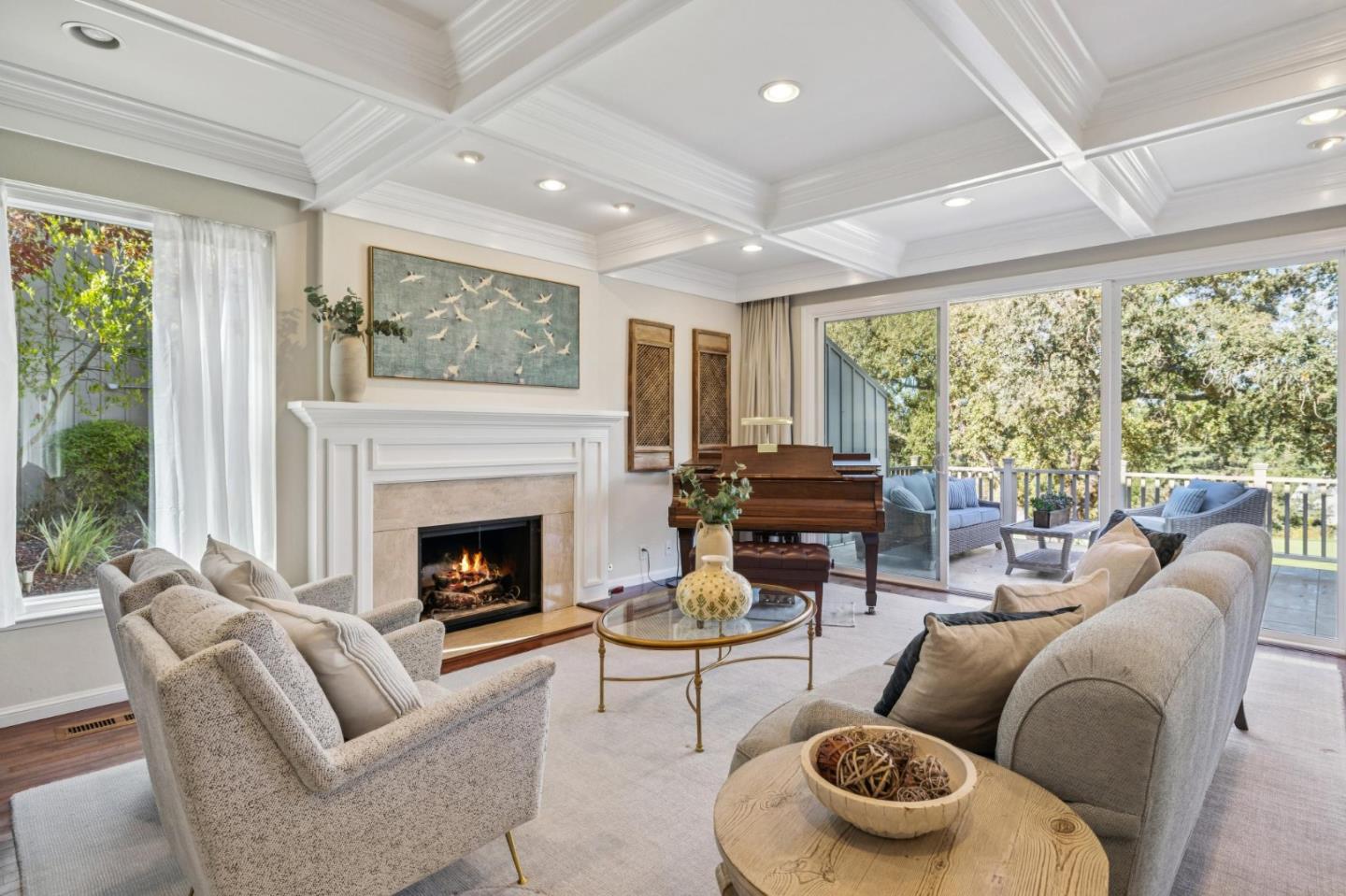 Detail Gallery Image 4 of 21 For 402 Sand Hill Cir, Menlo Park,  CA 94025 - 3 Beds | 2/1 Baths