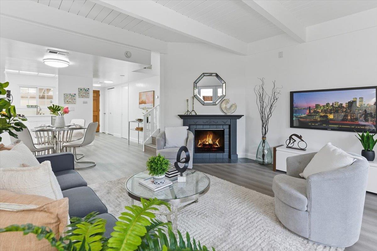 Front Image Thumbnail for ML82025759