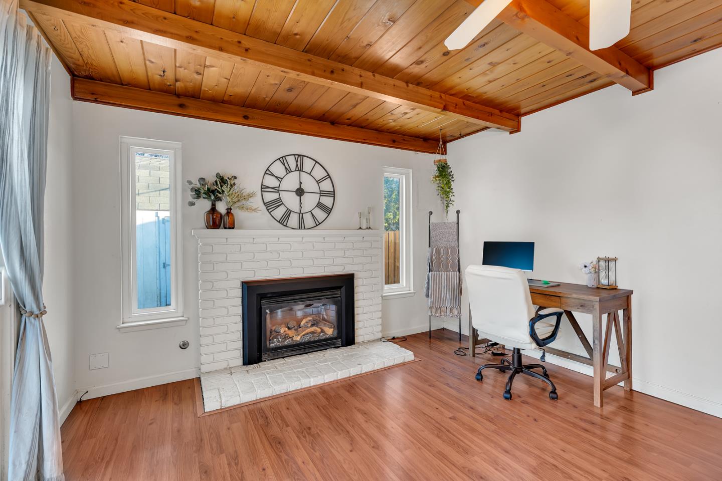 Detail Gallery Image 12 of 46 For 1062 Madison Ave, Los Banos,  CA 93635 - 4 Beds | 2 Baths